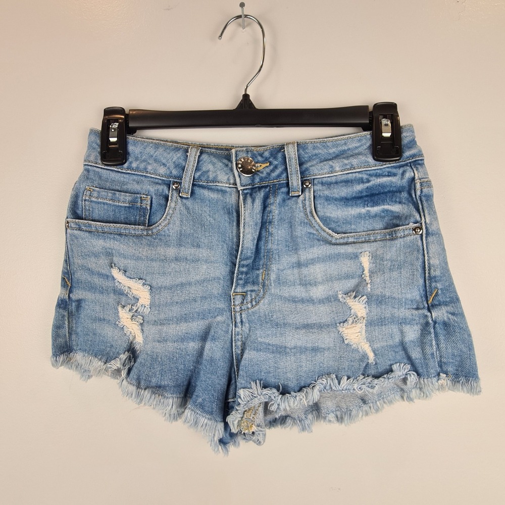 Forever 21 Womens Size 25 Distressed Denim Cut Off Shorts Light Wash Blue Frayed